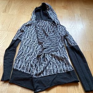 PRANA Women’s Size XS Black, Grey & White cardigan with hood Adorbs